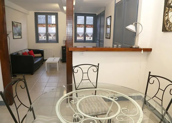 Appartement Du Port De *